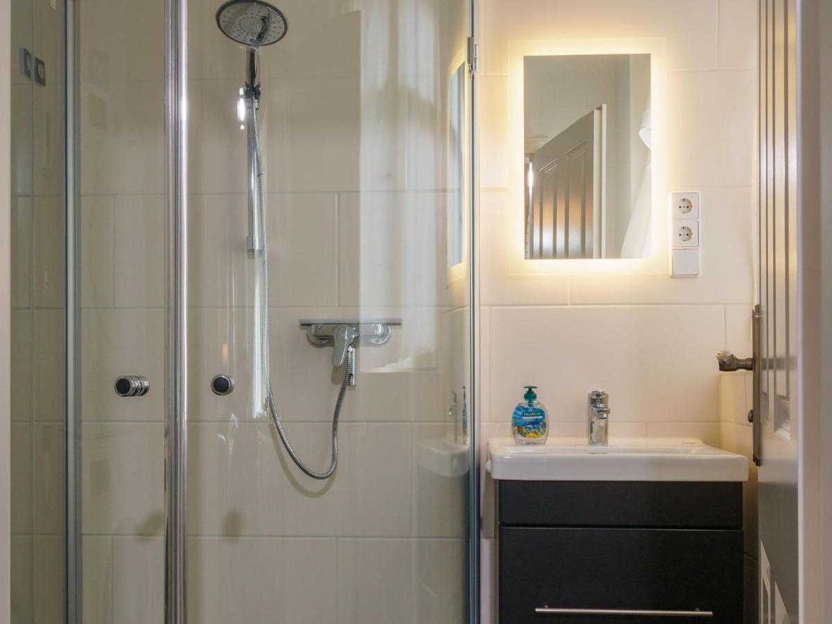 Striking Apartment Near Lake In Wannsee Berlino